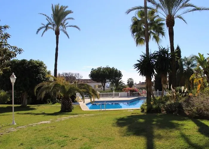 Fuer 4 Personen Und 1 Kind In Andalusien By Interhome شقة إِستيبونا