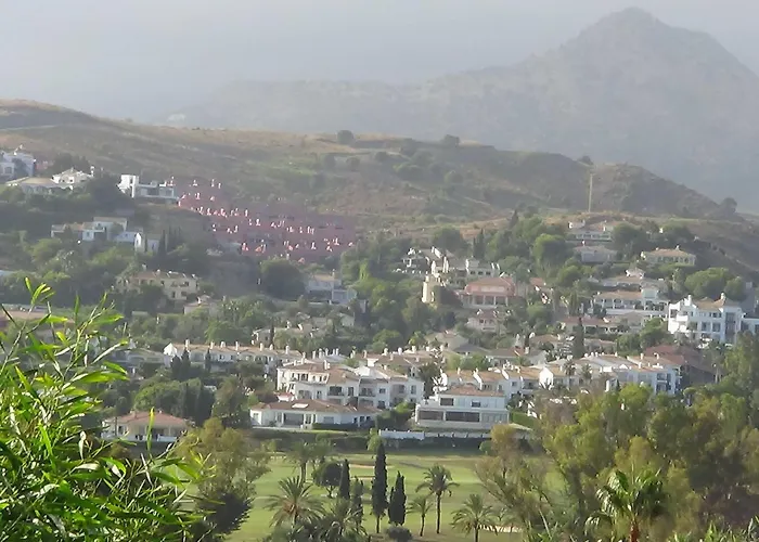 Fuer 4 Personen Und 1 Kind In Andalusien By Interhome إِستيبونا