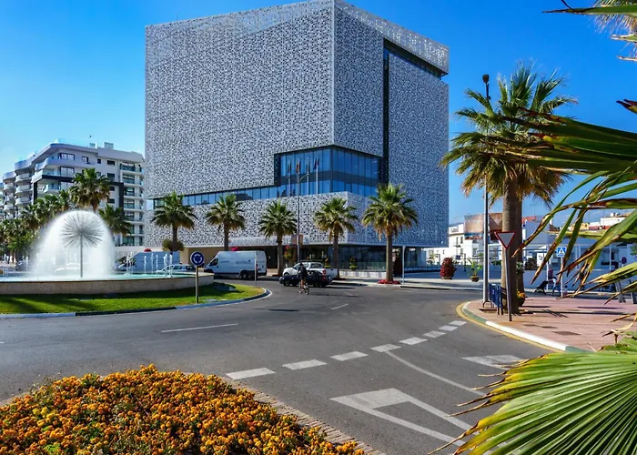 Fuer 4 Personen Und 1 Kind In Andalusien By Interhome إِستيبونا