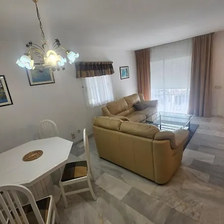 Fuer 4 Personen Und 1 Kind In Andalusien By Interhome