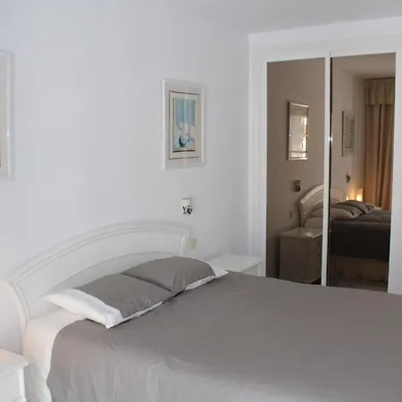 Fuer 4 Personen Und 1 Kind In Andalusien By Interhome Apartamento Estepona